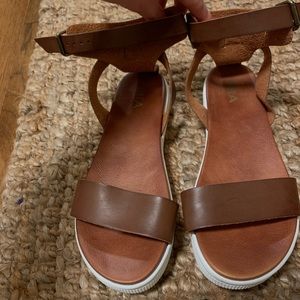 tan platform sandals